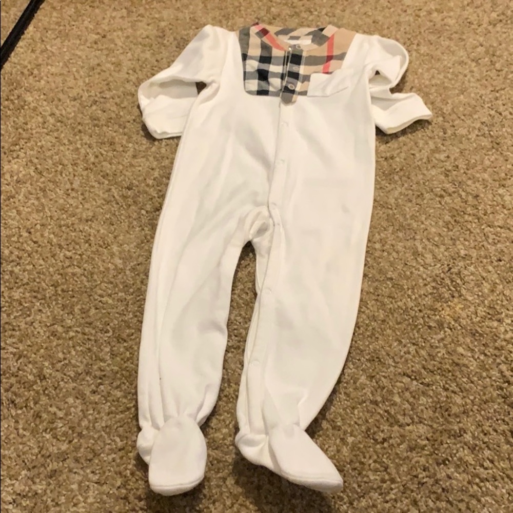 Burberry baby pajamas
